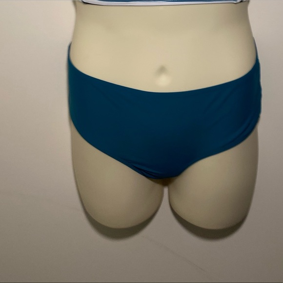 Two piece swimsuit and bottom tie cover-up - Picture 2 of 6